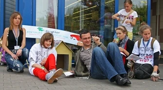 Happening: Radny też przykuł się łańcuchem