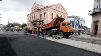 Piotrków: Wylewają asfalt na Słowackiego