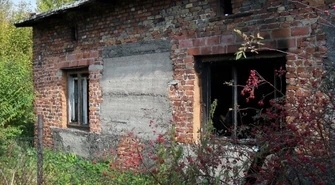 Piotrków: Spalona rudera idzie do rozbiórki