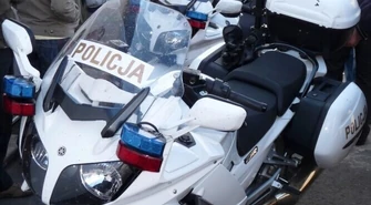 Złodziejski duet wyniósł ze sklepu biżuterię