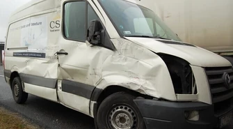 MAN wjechał w volkswagena &#8211; kierowca w szpitalu