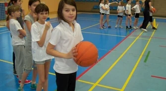 Mikołajkowy turniej dla dzieci z &#8222;dziesiątki&#8221;