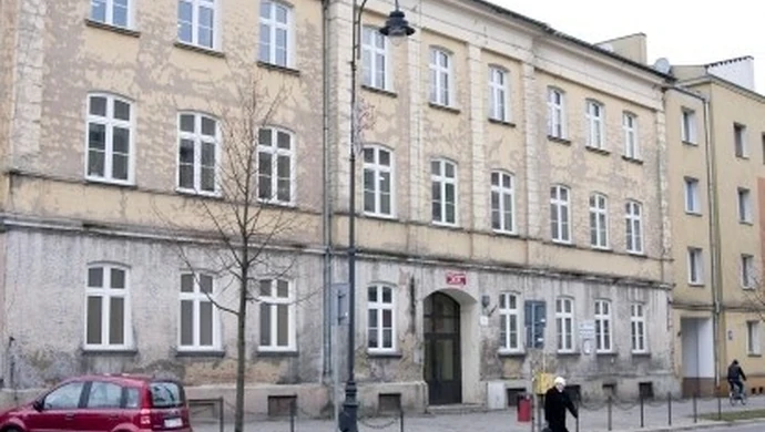 Nóż na gardle piotrkowskiej oświaty