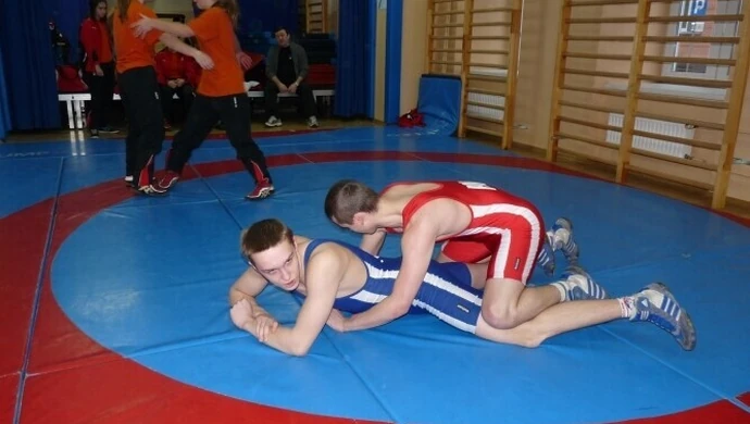 Piotrków: Rzucają szkoły na matę