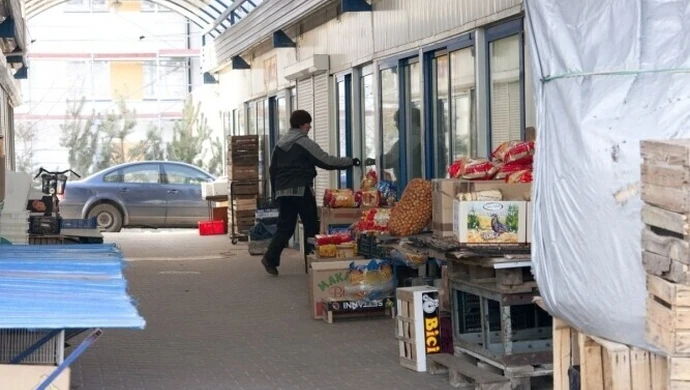 Piotrków: Na “Balcerku” handel jakoś idzie