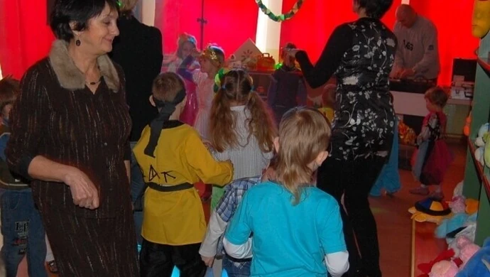 Kolorowo i karnawałowo w Domu Dziecka