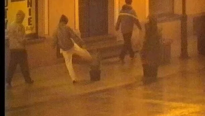 Piotrków: Strażnicy zatrzymali pijanych wandali