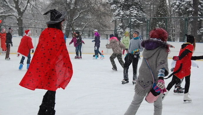 Pożegnanie zimy na piotrkowskim lodowisku
