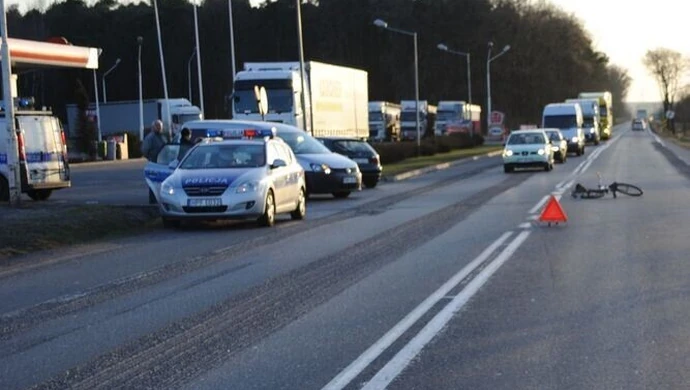 Pijany rowerzysta potrącony przez samochód