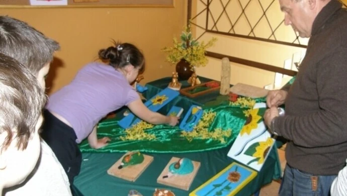  Pokazał im, jak rzeźbić