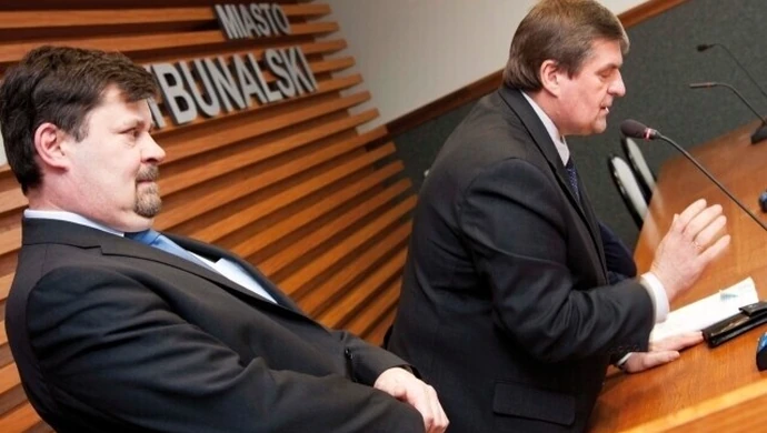 Piotrków: Prezydent nie może przenieść szkół?!