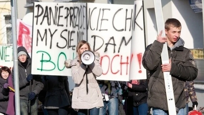 Jaka decyzja w sprawie piotrkowskich szkół?