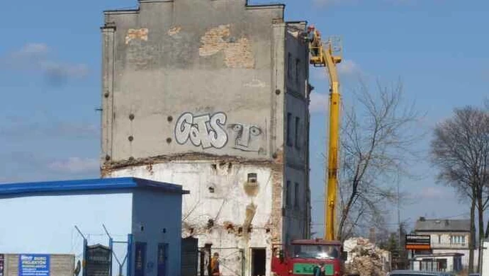 Radomsko: Stary młyn zburzony 