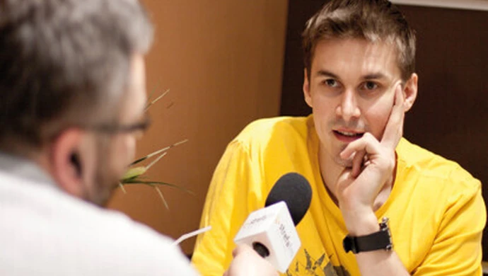 Idąc do sklepu, nie zakładam ciemnych okularów