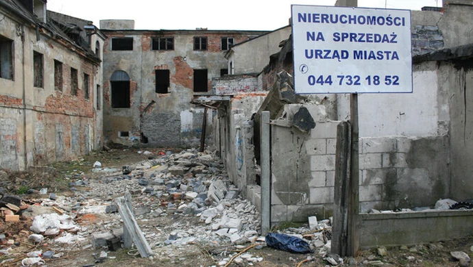 Wielkie śmietnisko na Trakcie Wielu Kultur