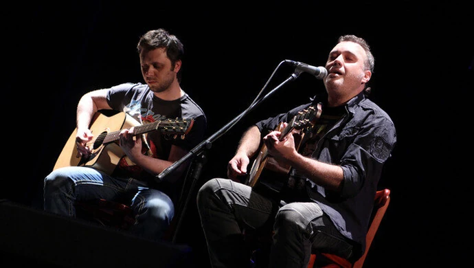 MOK: Szymon Wydra zagrał akustycznie