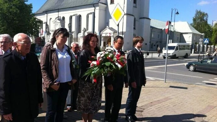 Składali kwiaty w rocznicę zakończenia wojny 