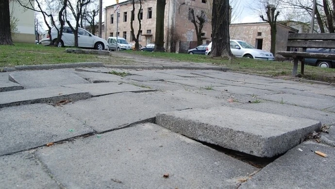 Zapomniany piotrkowski skwer