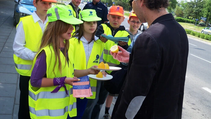 Zamiast mandatu cytryna, na pochwałę jabłko