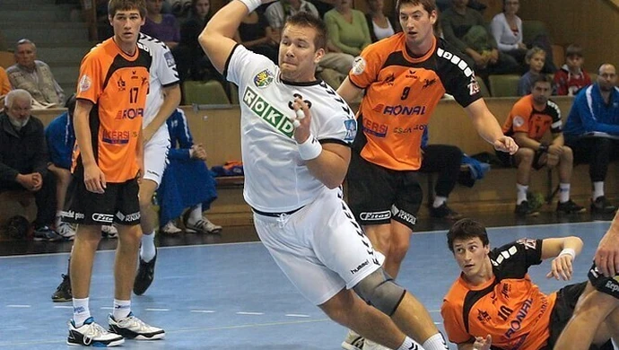 Pożarek ugasi pożar na kole?