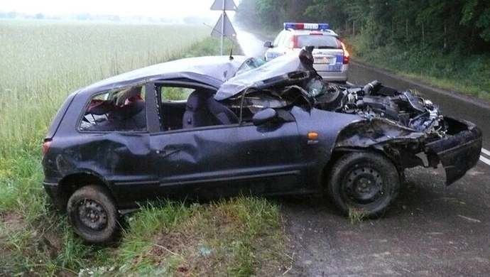 Samochód dachował. Pięć osób w szpitalu