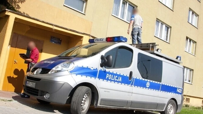 Piotrków: 26-latek wyskoczył z 9 piętra