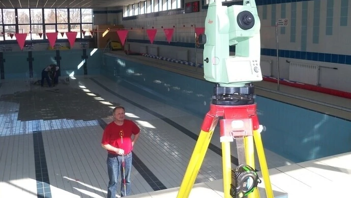 Piotrków: Basen przy Próchnika na koniec sierpnia