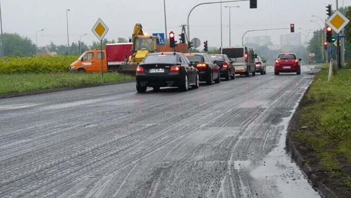 Piotrków: Będzie nowy asfalt na Sikorskiego