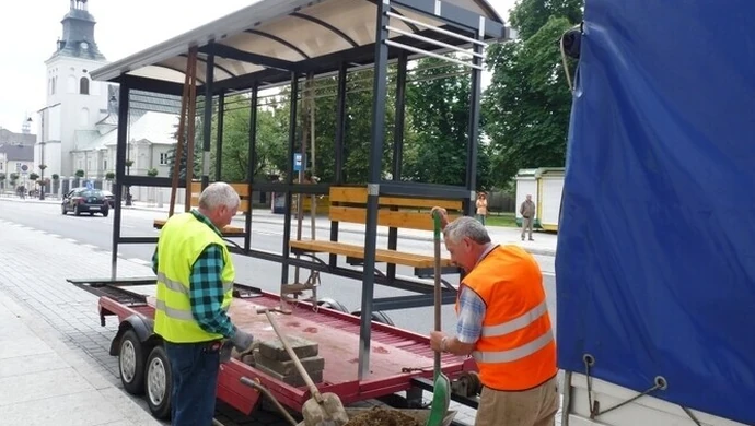 Wymieniają wiaty przystankowe na Słowackiego