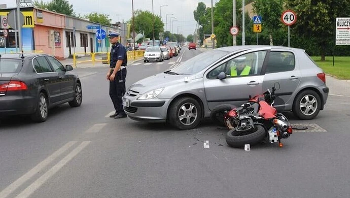 Region: Peugeot zderzył się z motocyklem