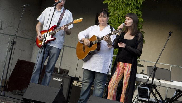 Old Town Jazz: Zaśpiewały Ladies in the Night
