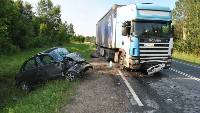 Doprowadził do czołowego &#8211; niewielkie obrażenia