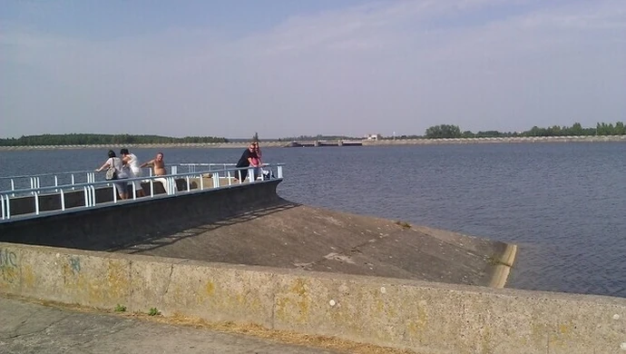 Czy znajdzie się chętny na remont molo?