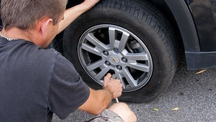 Belzacka: Wandale poprzebijali opony