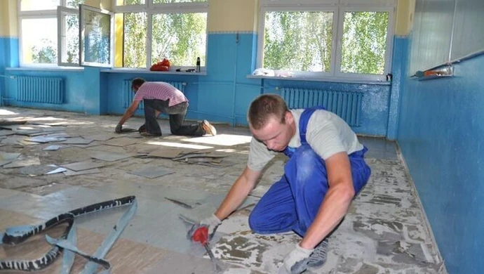 Zrywają, malują, odnawiają: Remonty w szkołach 