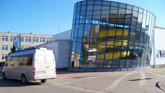 Kolektory na budynku pływalni i DPS-ie