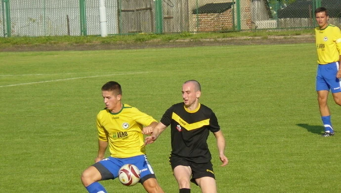 Piotrków: Wygrane faworytów