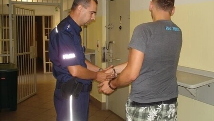 Rozprza: Pobił i okradł 15-latka. Został zatrzymany