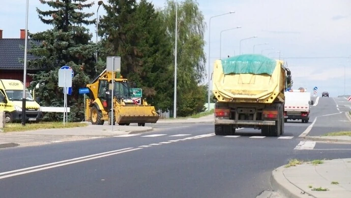 Popsuli im drogę. MZDiK postara się o odbudowę