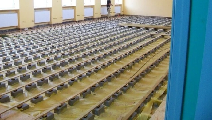 Gimnazjum nr 2. Czy zdążą przed dzwonkiem?