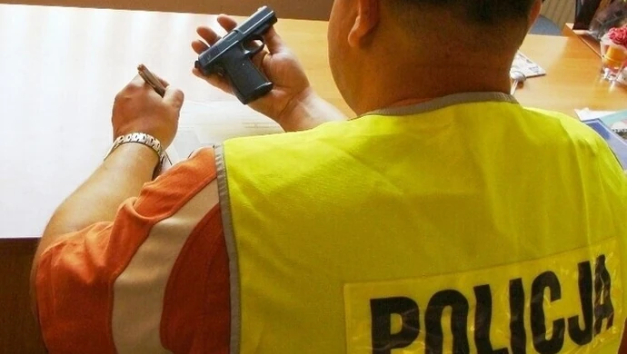 Region: 16 i 15-latek napadli na sklep