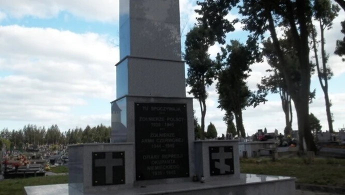 Radomsko: Bez sierpa i młota 