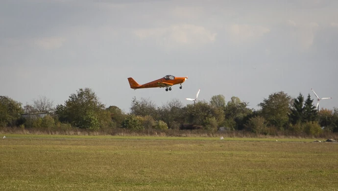 Na lotnisku zainscenizowali walkę powietrzną 