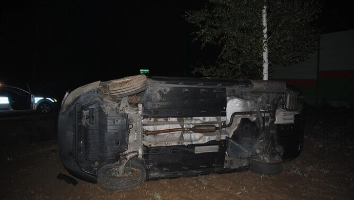 Passat dachował &#8211; kierowca miał 1,5 promila