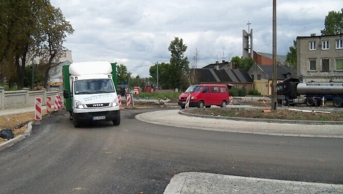 Oddają do użytku ronda bliźniacze w Piotrkowie