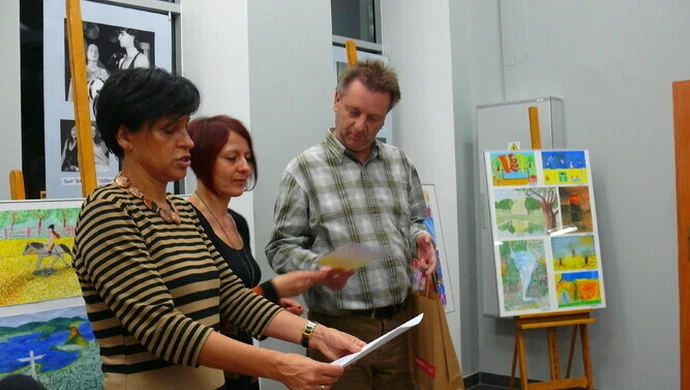 "Wyciągamy dzieci z bramy" nagrodziła artystów