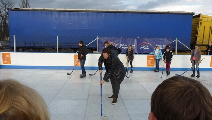 Z Czerkawskim na lodowisku