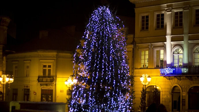 Piotrków stroi się na święta