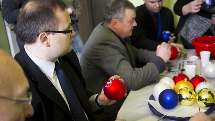 Malowali bombki w naszej redakcji