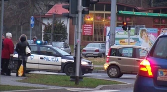 Wyjechał na czerwonym &#8211; trafił do szpitala